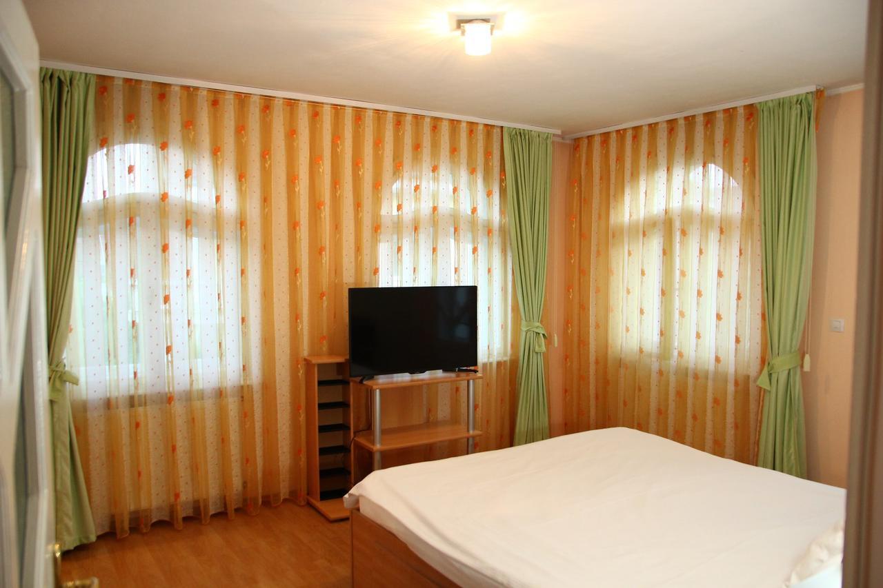 Hotel Casa Monica à Băile Felix Extérieur photo