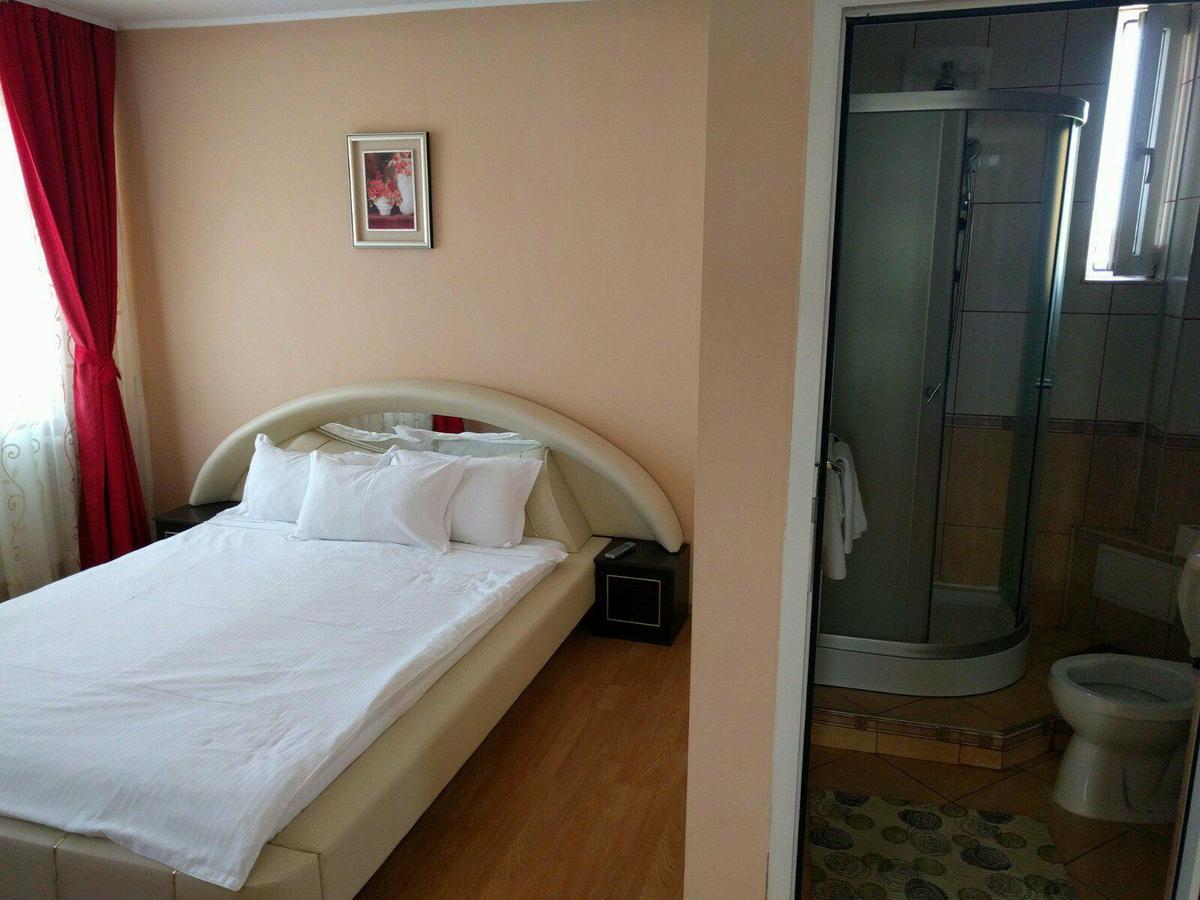 Hotel Casa Monica à Băile Felix Extérieur photo