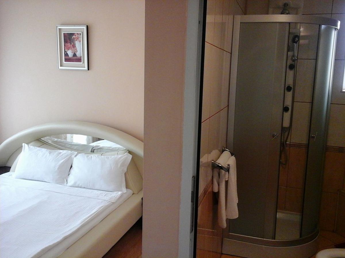 Hotel Casa Monica à Băile Felix Extérieur photo
